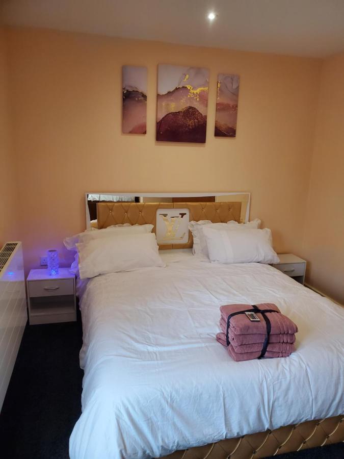 Beautiful & Elegant 2 Bed Room House Manchester Esterno foto