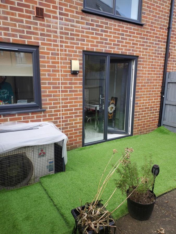 Beautiful & Elegant 2 Bed Room House Manchester Esterno foto