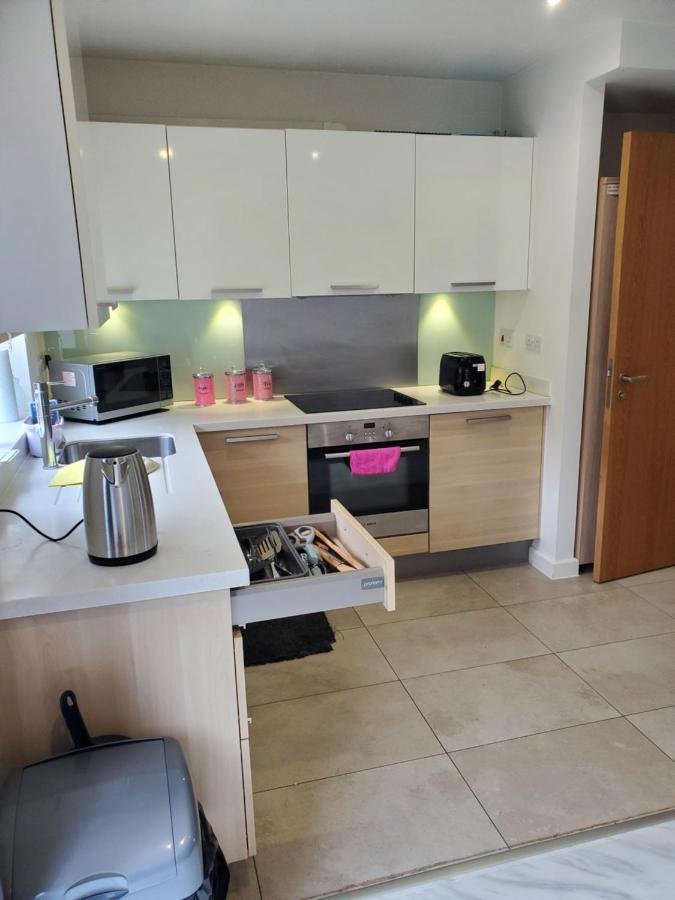 Beautiful & Elegant 2 Bed Room House Manchester Esterno foto