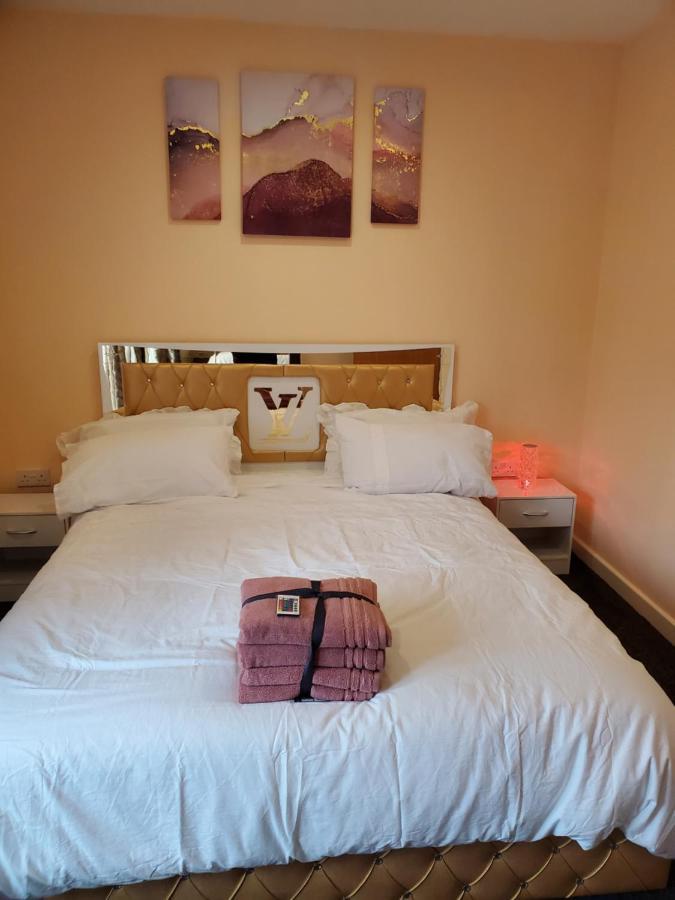 Beautiful & Elegant 2 Bed Room House Manchester Esterno foto